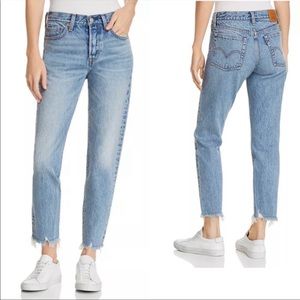 👖NWOT Levi’s Premium Wedgie Fit Ankle 28 frayed jeans